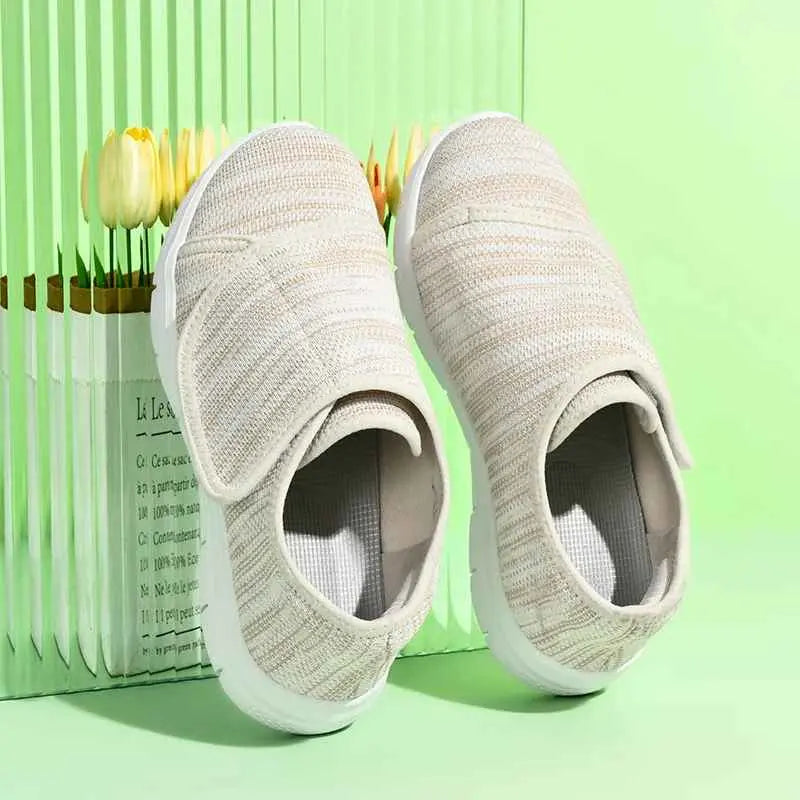 ComfortFit™|足にやさしく、一日中軽やかな履き心地。
