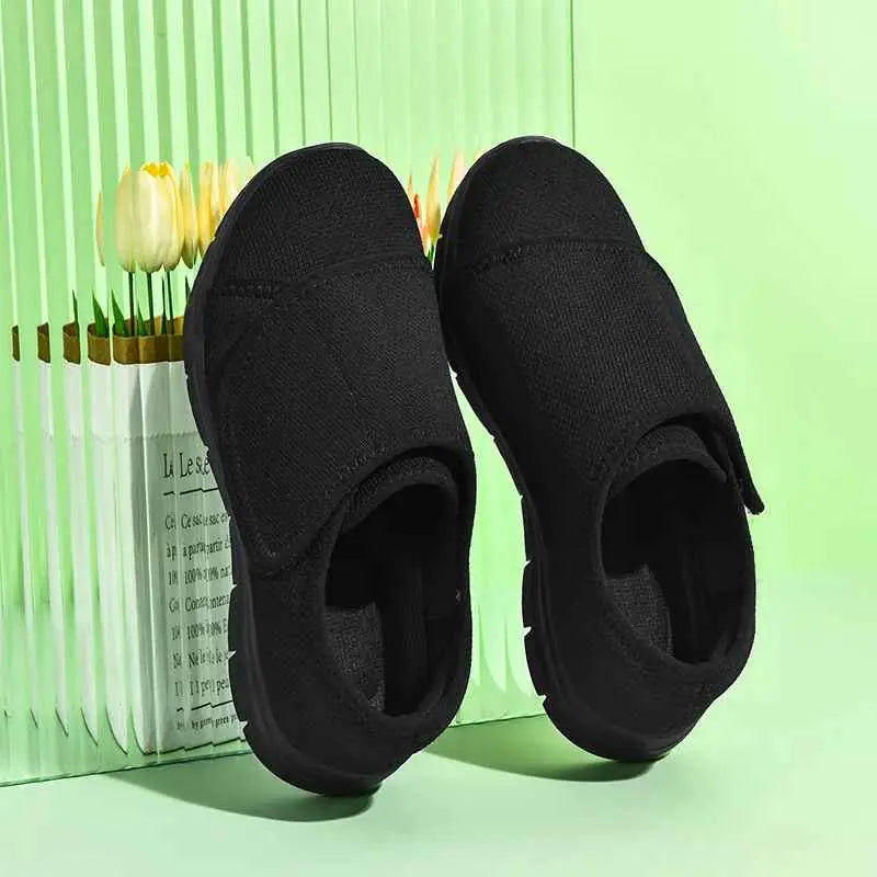 ComfortFit™｜足にやさしく、一日中軽やかな履き心地。
